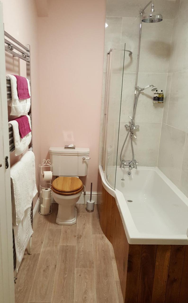 Pontyclerc Farm House Bed And Breakfast Ammanford Exteriér fotografie