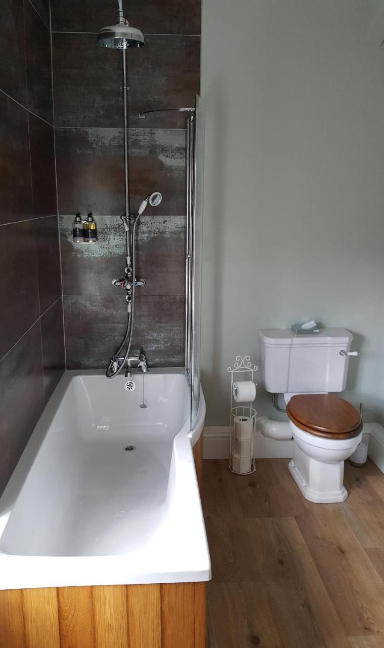 Pontyclerc Farm House Bed And Breakfast Ammanford Exteriér fotografie