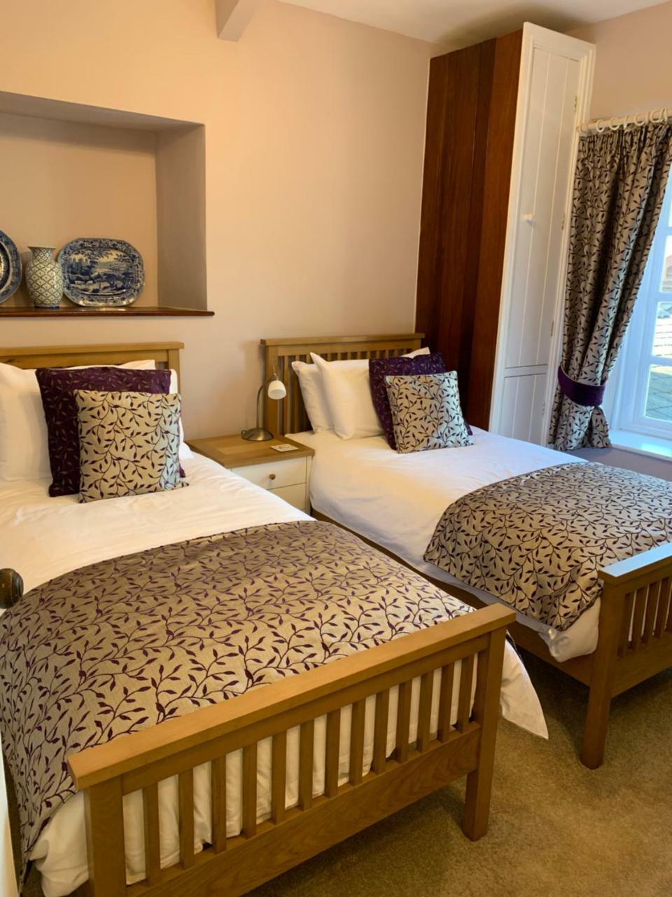Pontyclerc Farm House Bed And Breakfast Ammanford Exteriér fotografie