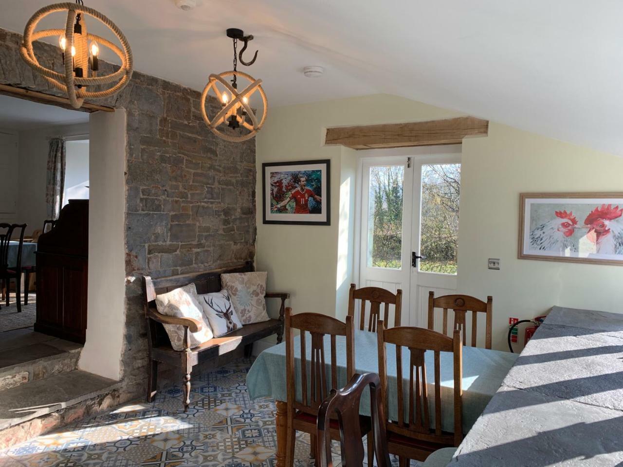Pontyclerc Farm House Bed And Breakfast Ammanford Exteriér fotografie